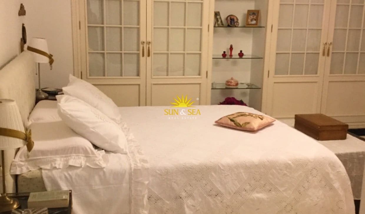 3 bedroom Apartment for rent in Alicante / Alacant city - € 1,200 (Ref: 10113304)