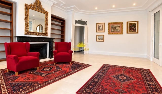 Appartement de 3 chambres à louer à Barrio del Centro, Alicante ville - 1 200 € (Ref: 10113304)