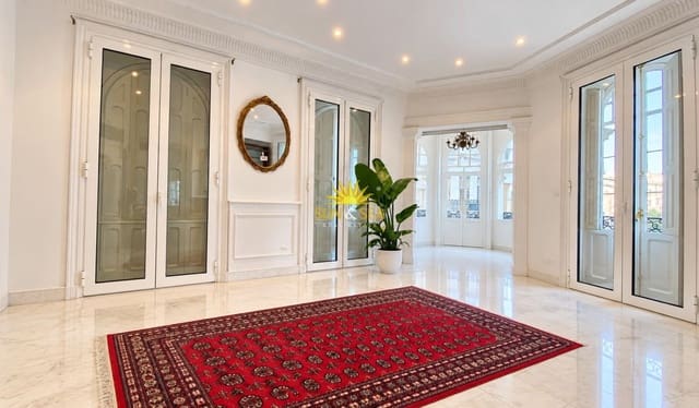 Appartement de 3 chambres à louer à Barrio del Centro, Alicante ville - 1 200 € (Ref: 10113304)