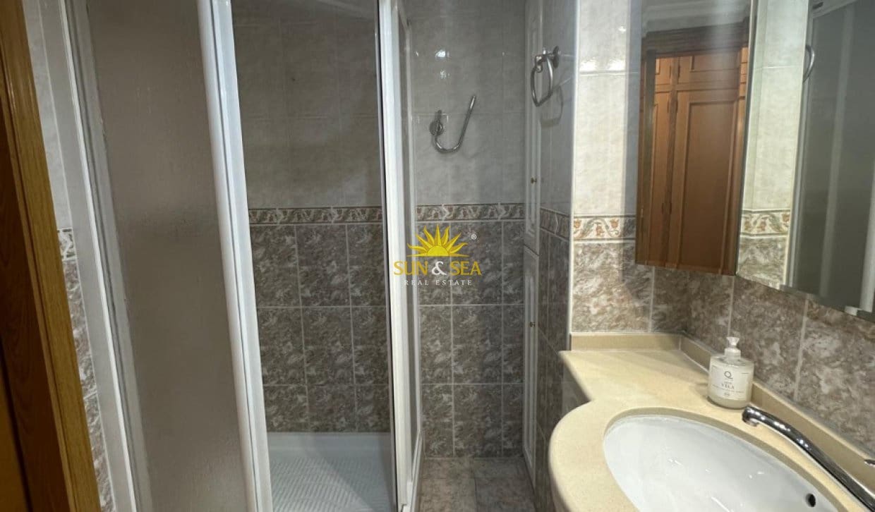 3 quarto Penthouse para arrendar em Alicante cidade com garagem - 1 700 € (Ref: 10113576)