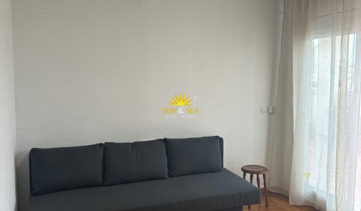 3 quarto Penthouse para arrendar em Alicante cidade com garagem - 1 700 € (Ref: 10113576)