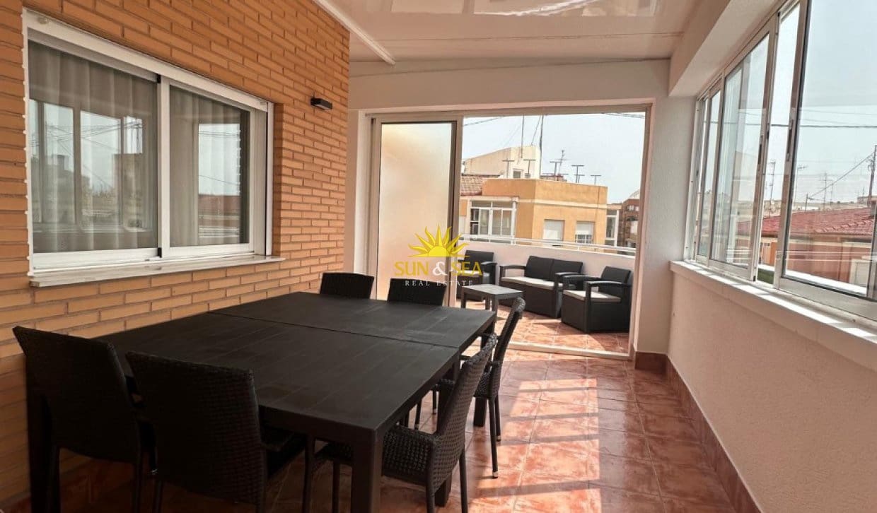 3 quarto Penthouse para arrendar em Alicante cidade com garagem - 1 700 € (Ref: 10113576)