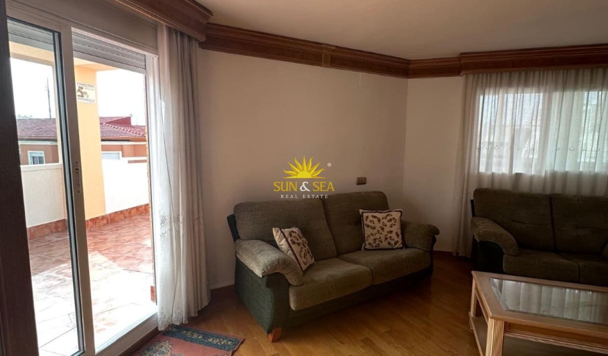 3 quarto Penthouse para arrendar em Alicante cidade com garagem - 1 700 € (Ref: 10113576)