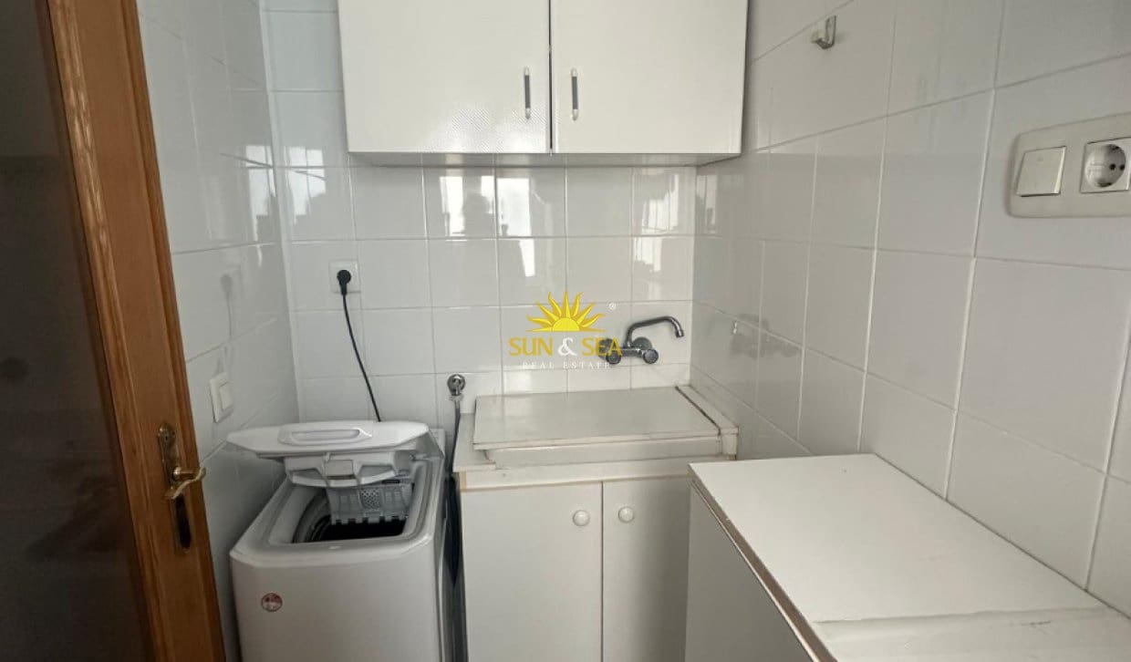 3 quarto Penthouse para arrendar em Alicante cidade com garagem - 1 700 € (Ref: 10113576)