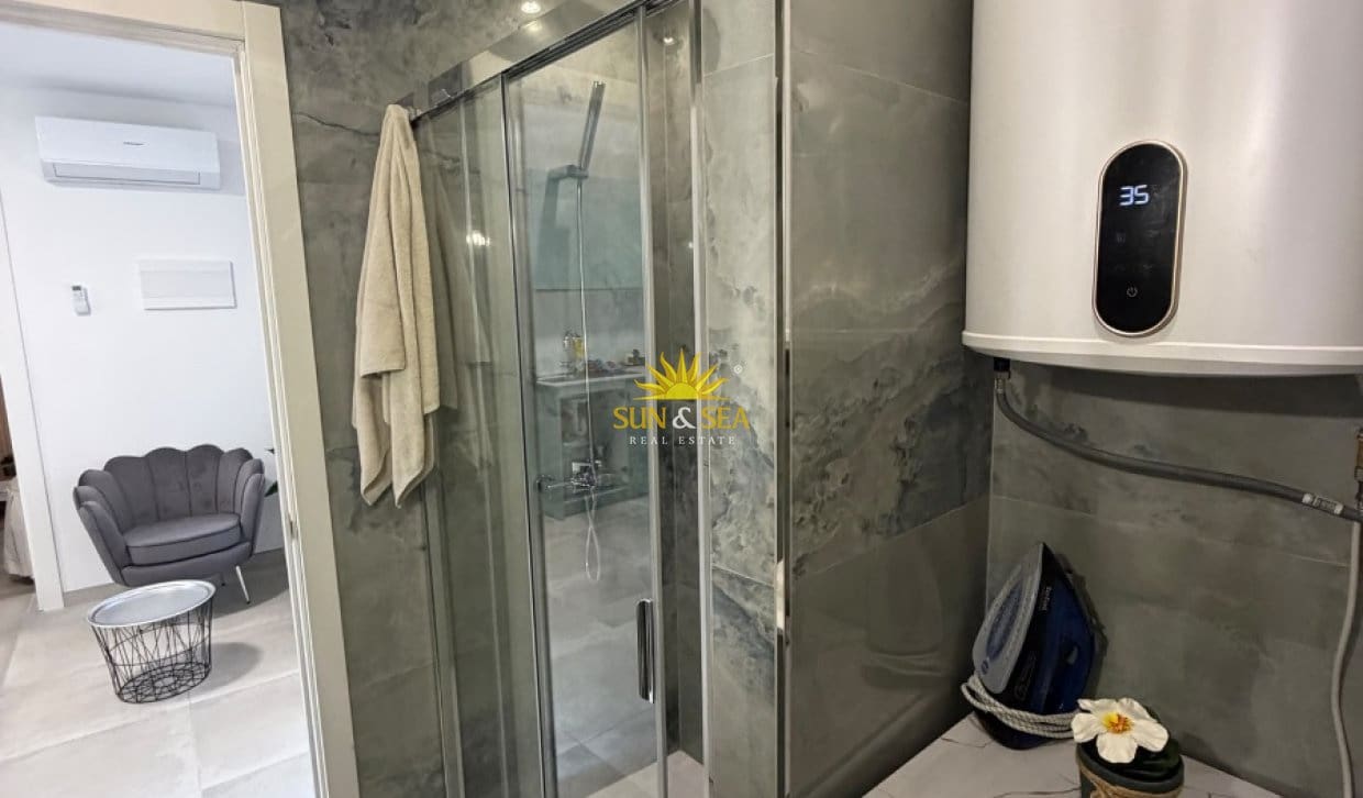 2 bedroom Apartment for rent in Benidorm - € 1,200 (Ref: 10117508)