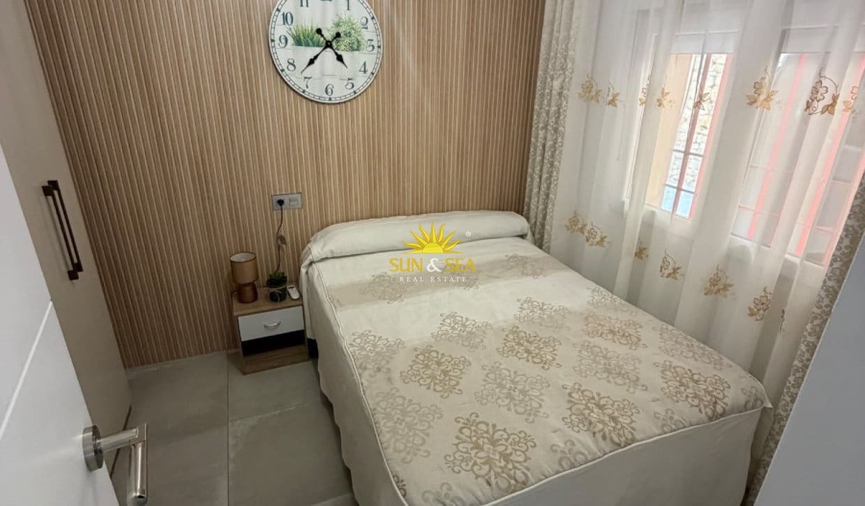 2 bedroom Apartment for rent in Benidorm - € 1,200 (Ref: 10117508)