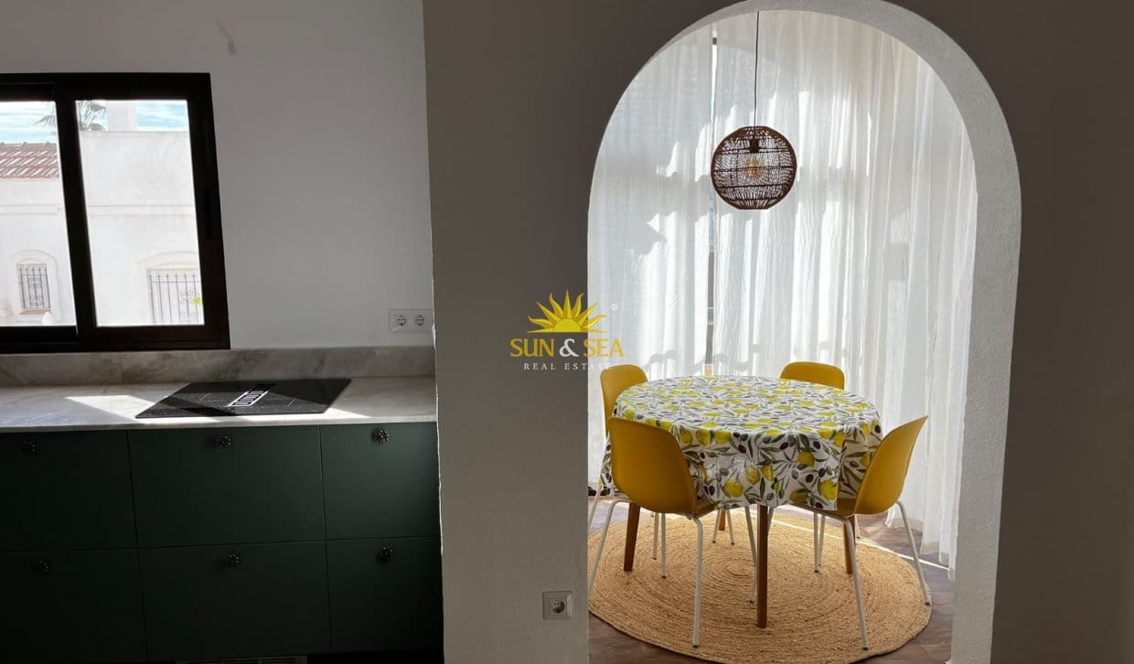 1 soverom Leilighet til leie i Torrevieja med svømmebasseng - € 750 (Ref: 10118114)