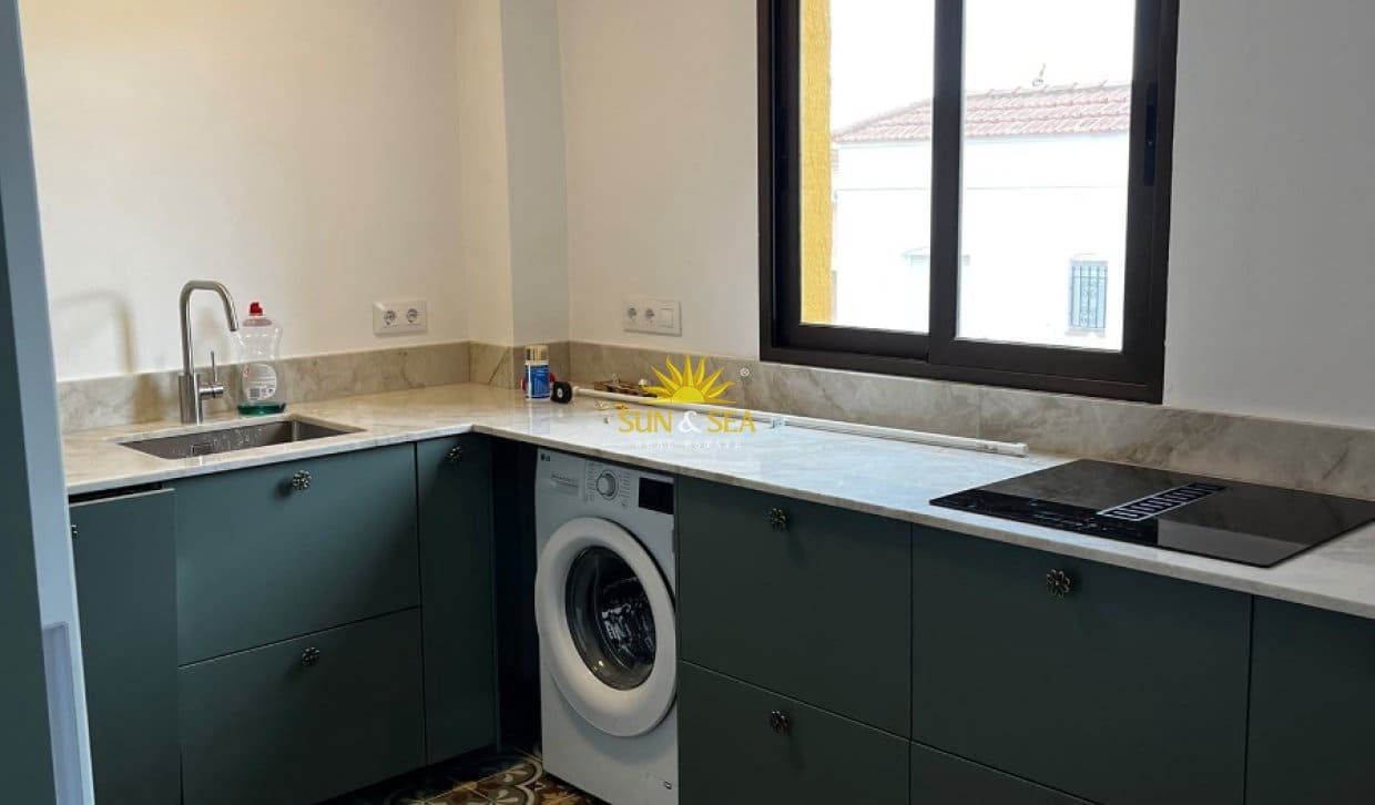 1 soverom Leilighet til leie i Torrevieja med svømmebasseng - € 750 (Ref: 10118114)