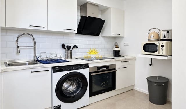 2 soverom Leilighet til leie i Casco Antiguo - Sant Cruz - Ayuntamiento, Alicante by - € 1 375 (Ref: 10118117)