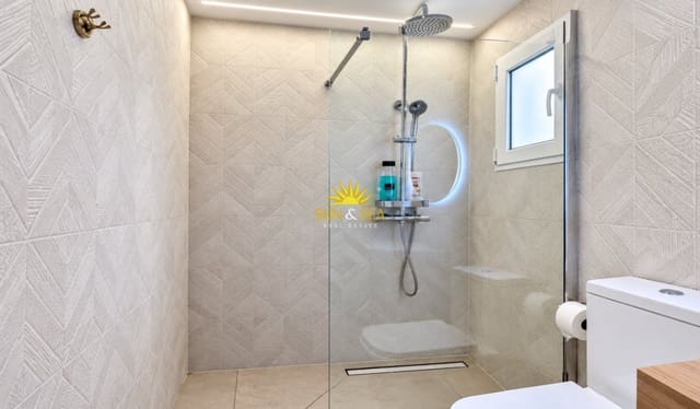 2 soverom Leilighet til leie i Casco Antiguo - Sant Cruz - Ayuntamiento, Alicante by - € 1 375 (Ref: 10118117)