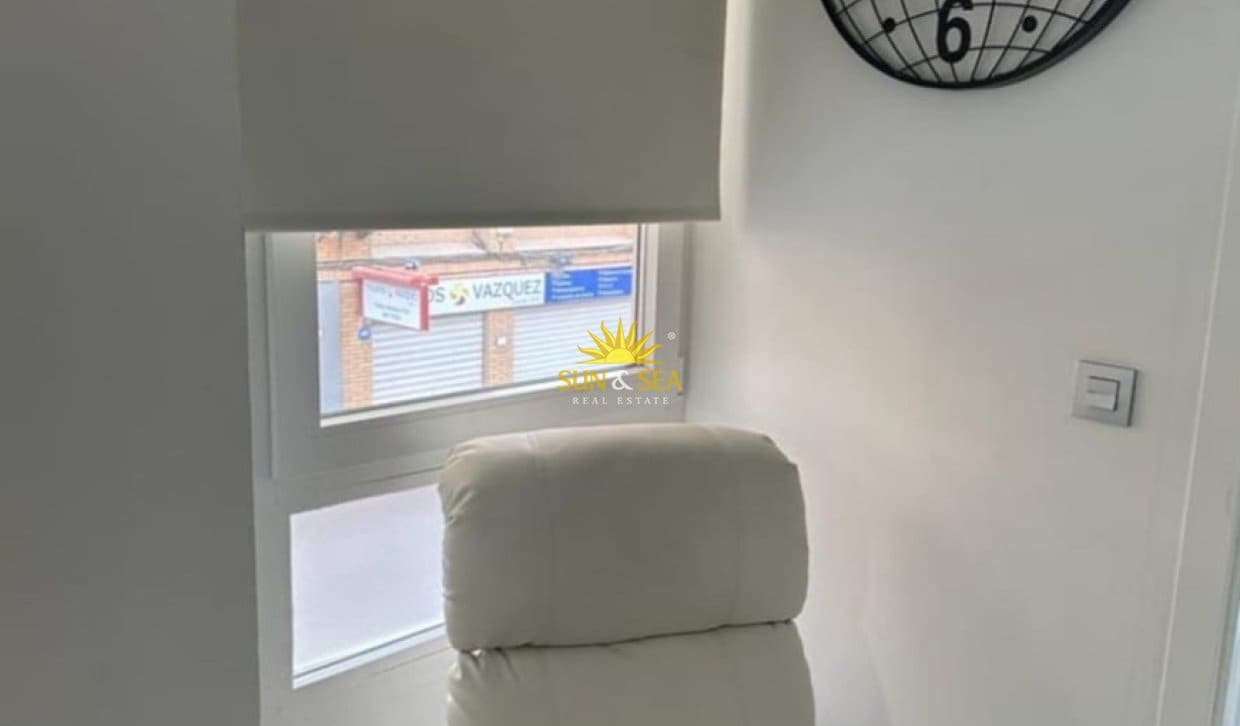 2 bedroom Apartment for rent in Alicante / Alacant city - € 1,200 (Ref: 10118118)