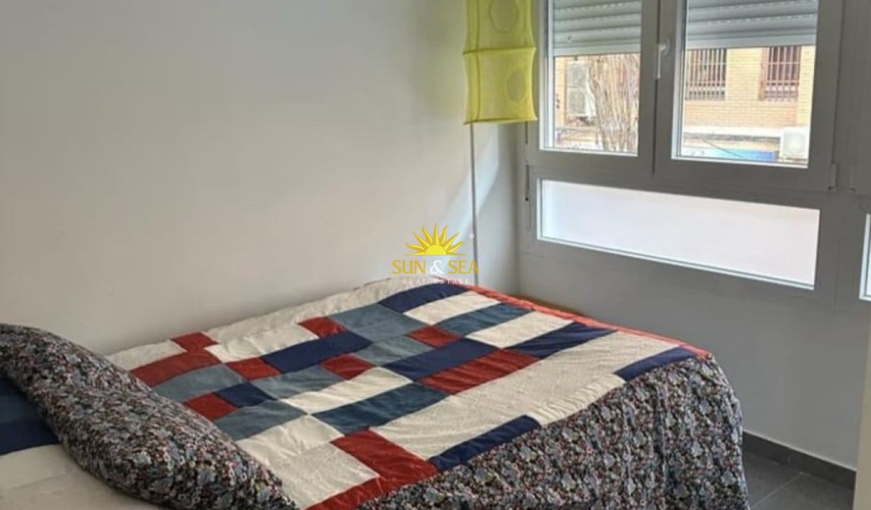 2 bedroom Apartment for rent in Alicante / Alacant city - € 1,200 (Ref: 10118118)