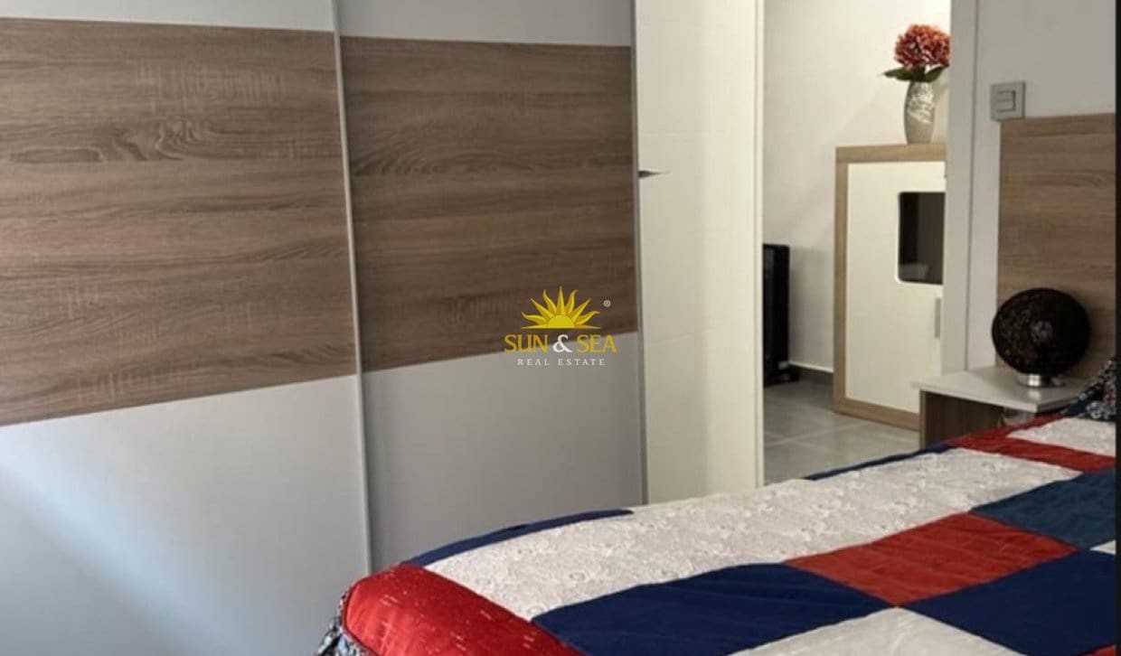 2 bedroom Apartment for rent in Alicante / Alacant city - € 1,200 (Ref: 10118118)