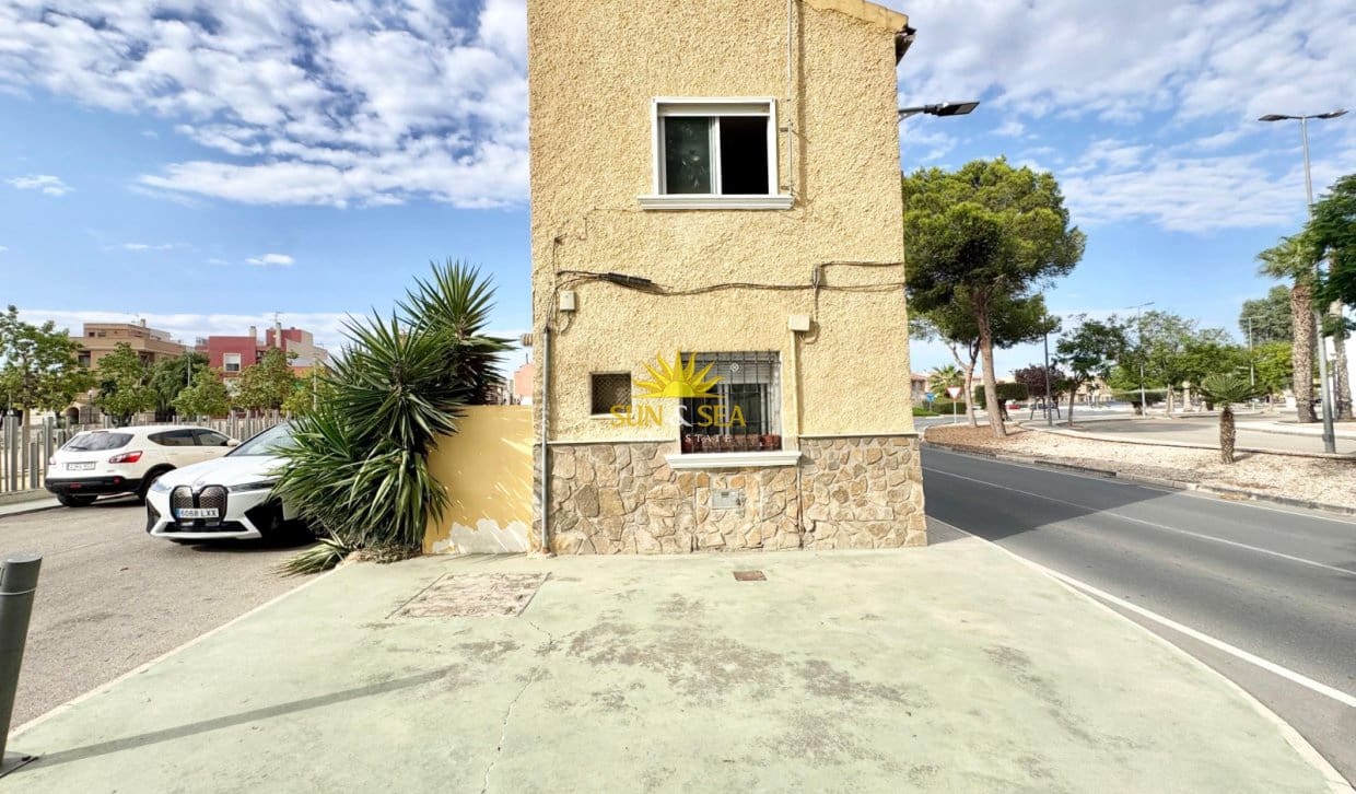 3 bedroom Apartment for rent in Dolores - € 900 (Ref: 10120552)