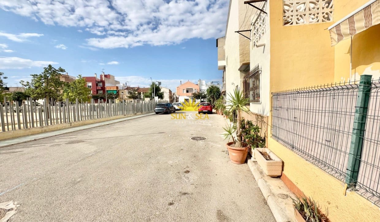3 bedroom Apartment for rent in Dolores - € 900 (Ref: 10120552)