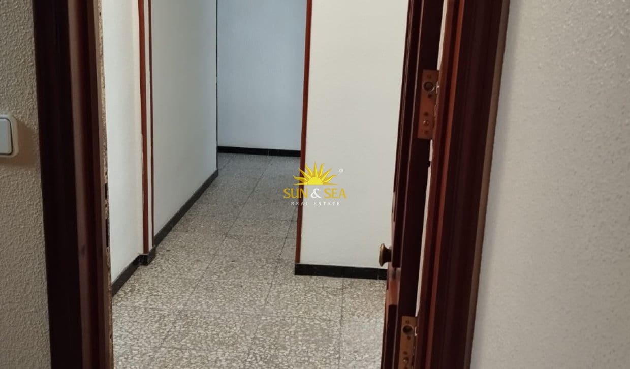 4 bedroom Apartment for rent in Alicante / Alacant city - € 1,240 (Ref: 10120553)