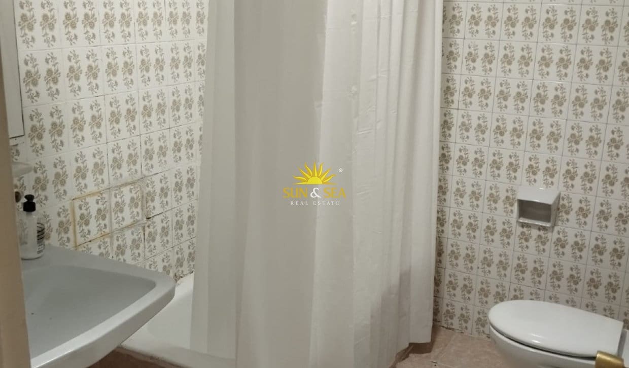 4 bedroom Apartment for rent in Alicante / Alacant city - € 1,240 (Ref: 10120553)