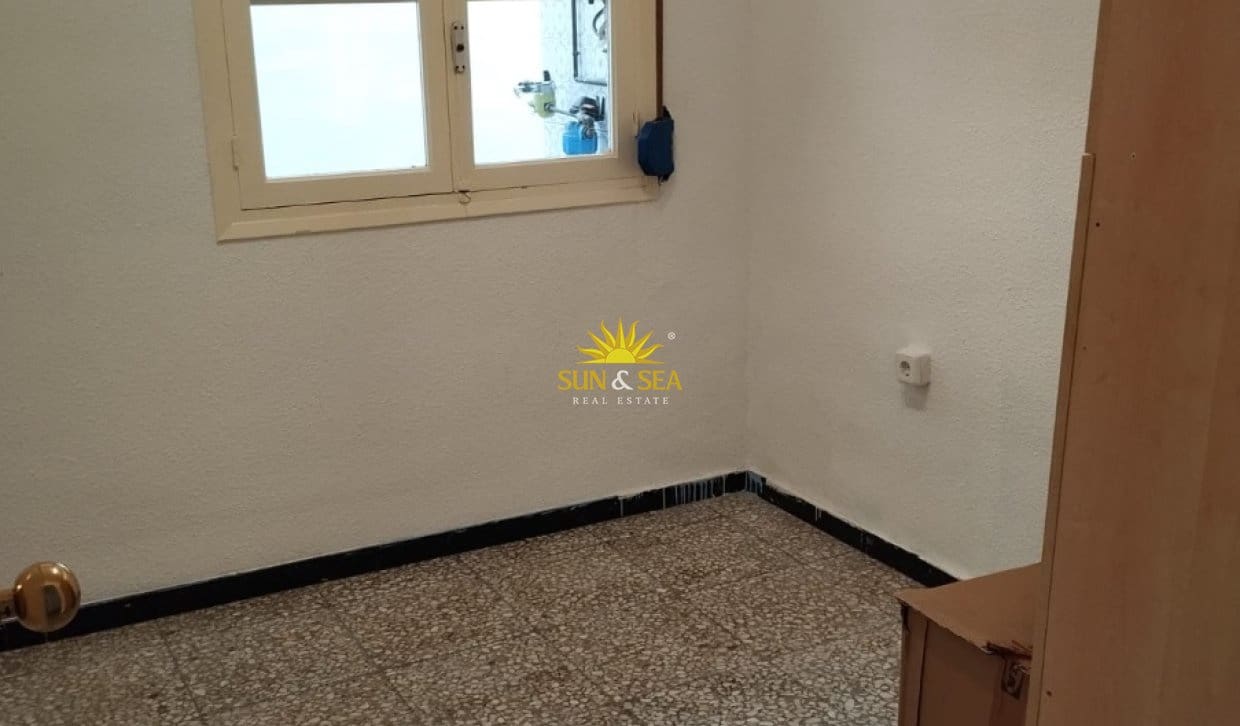 4 bedroom Apartment for rent in Alicante / Alacant city - € 1,240 (Ref: 10120553)