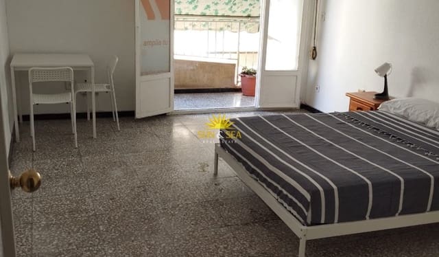 4 bedroom Apartment for rent in Florida Alta, Alicante / Alacant city - € 1,240 (Ref: 10120553)