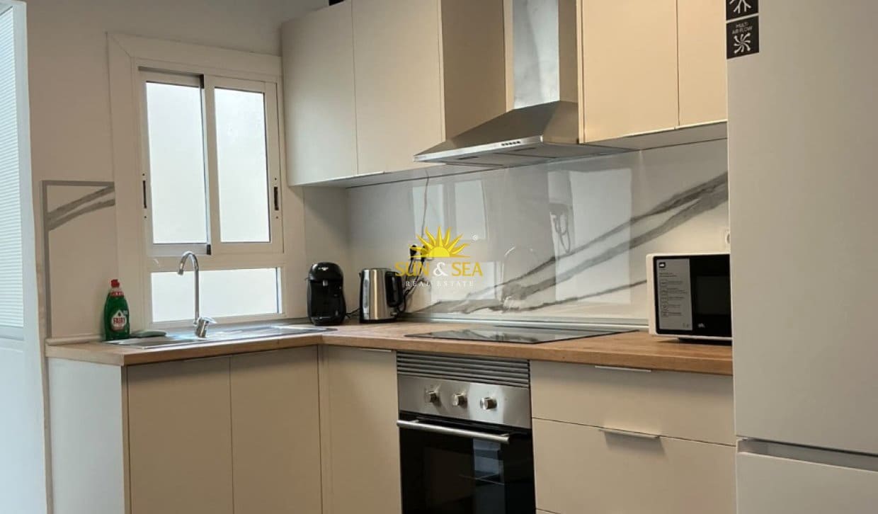 5 bedroom Apartment for rent in Alicante / Alacant city - € 1,900 (Ref: 10120554)