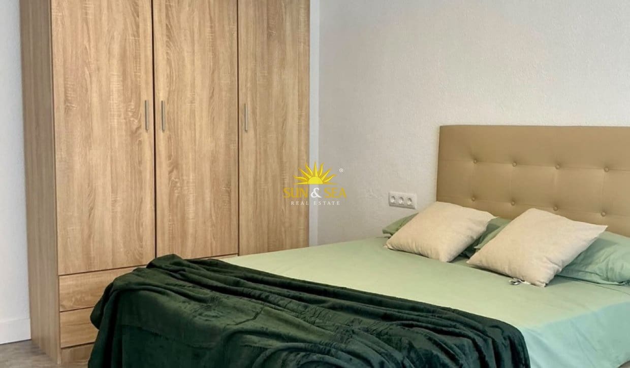 5 bedroom Apartment for rent in Alicante / Alacant city - € 1,900 (Ref: 10120554)