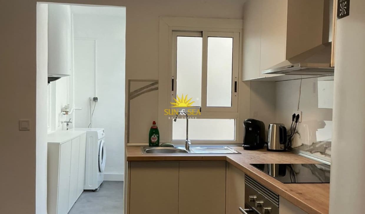 5 bedroom Apartment for rent in Alicante / Alacant city - € 1,900 (Ref: 10120554)