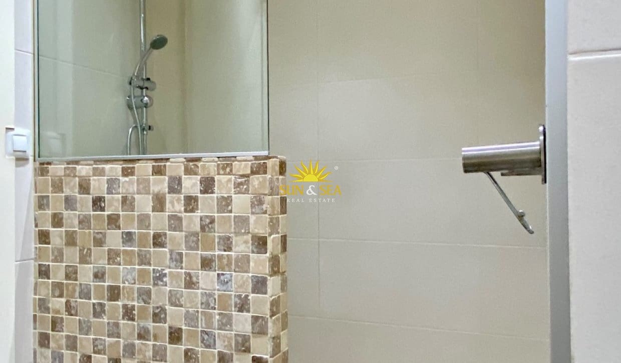5 bedroom Apartment for rent in Alicante / Alacant city - € 1,900 (Ref: 10120554)