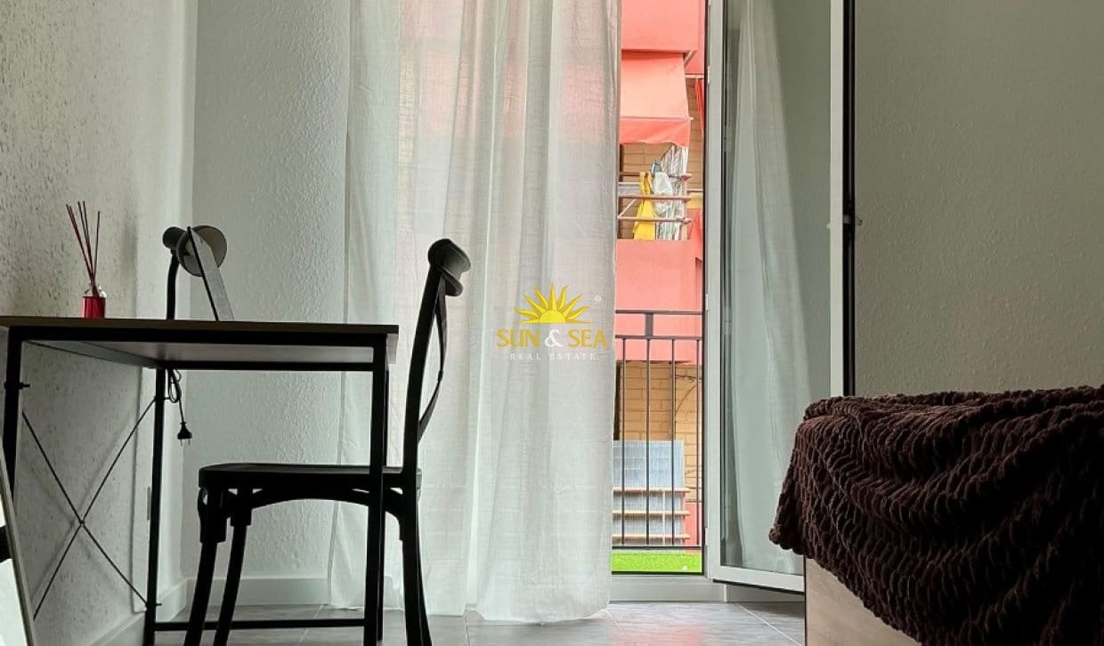 5 bedroom Apartment for rent in Alicante / Alacant city - € 1,900 (Ref: 10120554)