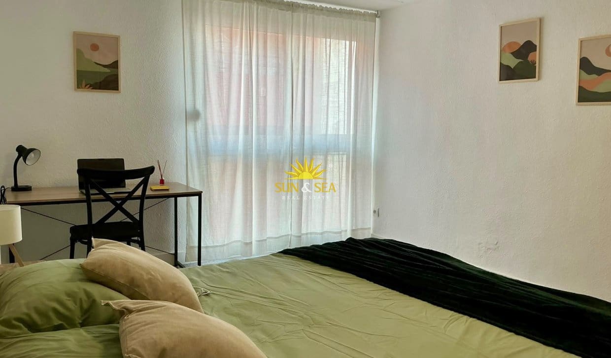 5 bedroom Apartment for rent in Alicante / Alacant city - € 1,900 (Ref: 10120554)