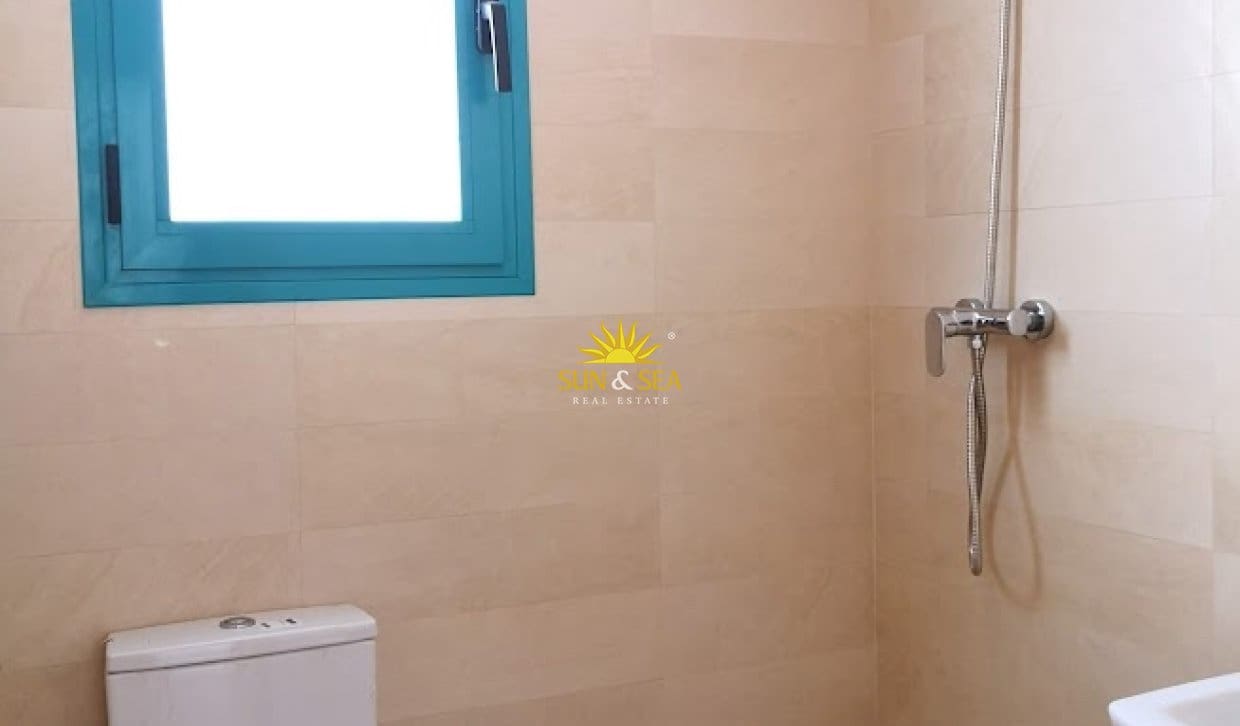 2 soverom Leilighet til leie i Denia med svømmebasseng garasje - € 1 100 (Ref: 10120775)