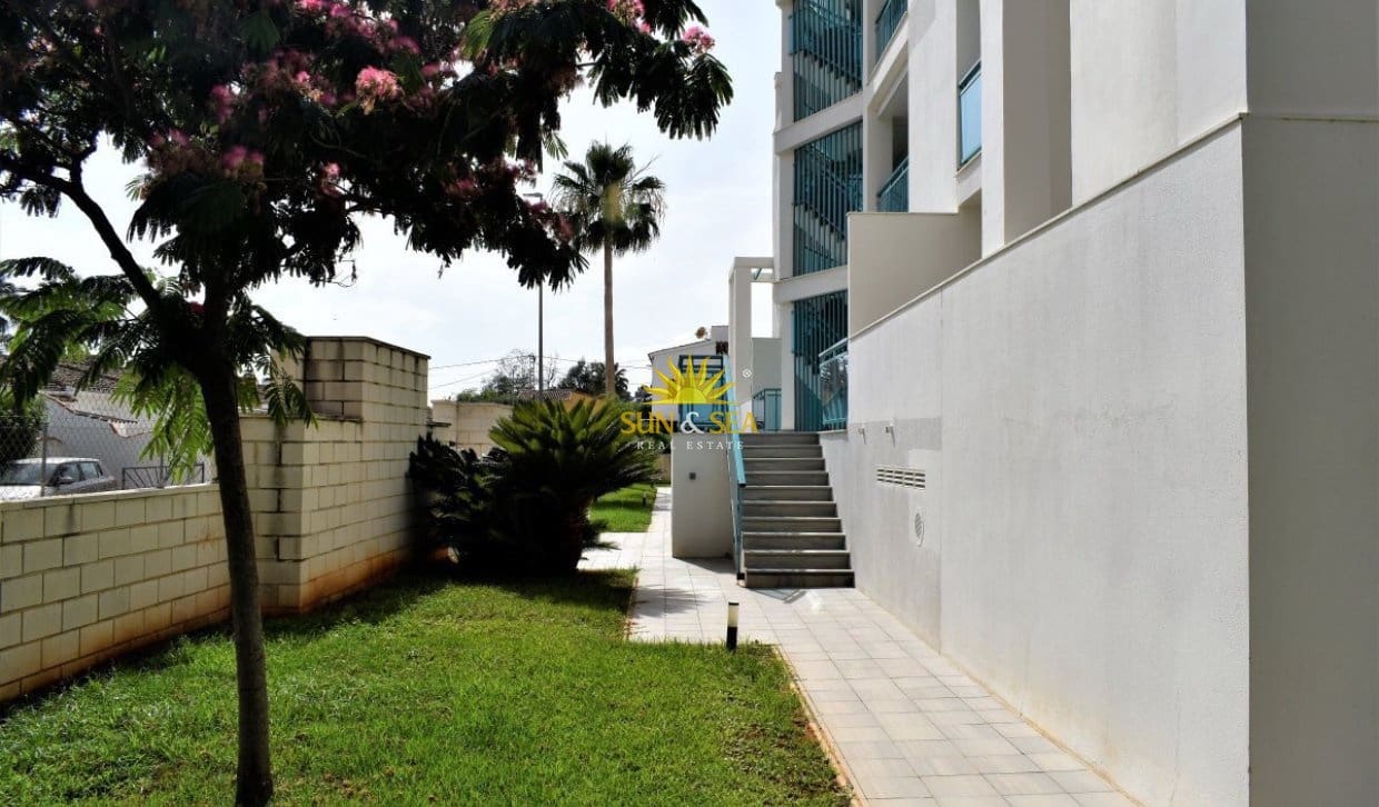 2 soverom Leilighet til leie i Denia med svømmebasseng garasje - € 1 100 (Ref: 10120775)