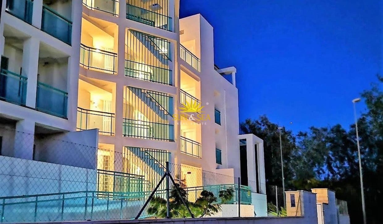 2 soverom Leilighet til leie i Denia med svømmebasseng garasje - € 1 100 (Ref: 10120775)
