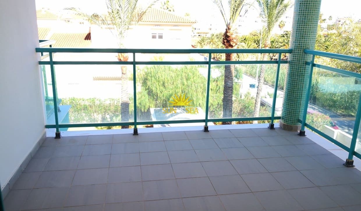 2 soverom Leilighet til leie i Denia med svømmebasseng garasje - € 1 100 (Ref: 10120775)
