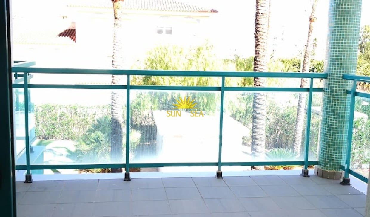 2 soverom Leilighet til leie i Denia med svømmebasseng garasje - € 1 100 (Ref: 10120775)
