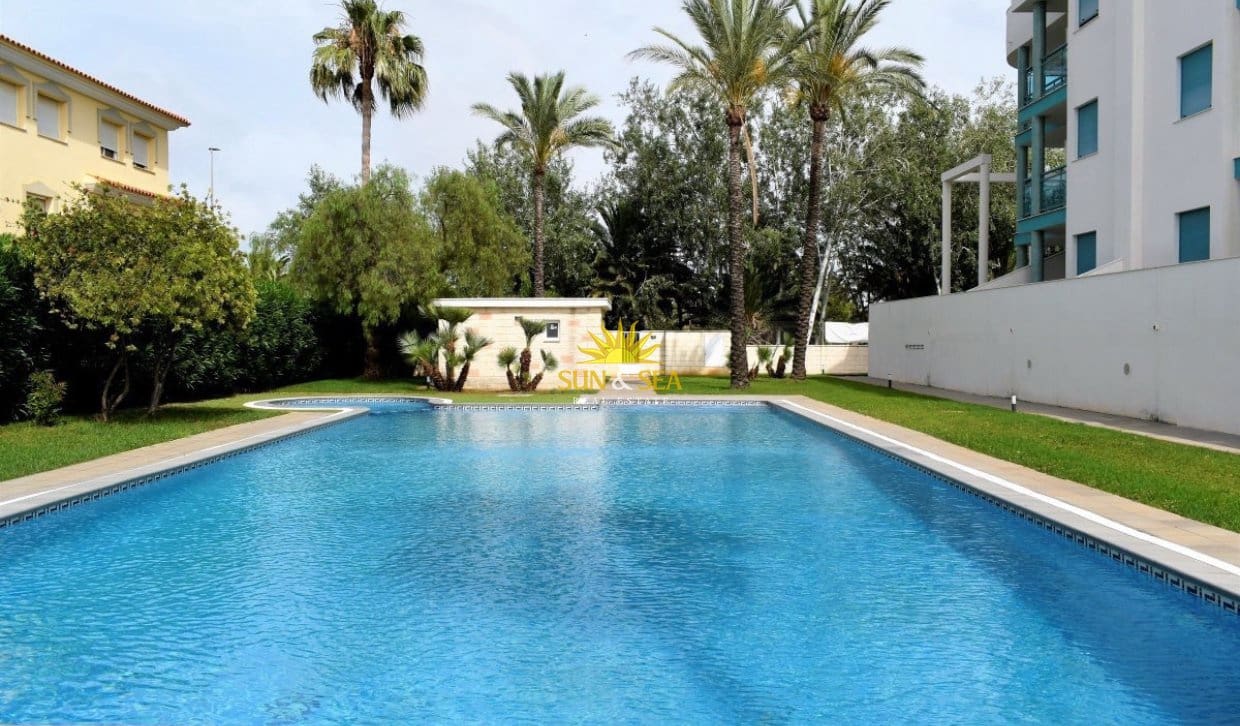 2 soverom Leilighet til leie i Denia med svømmebasseng garasje - € 1 100 (Ref: 10120775)