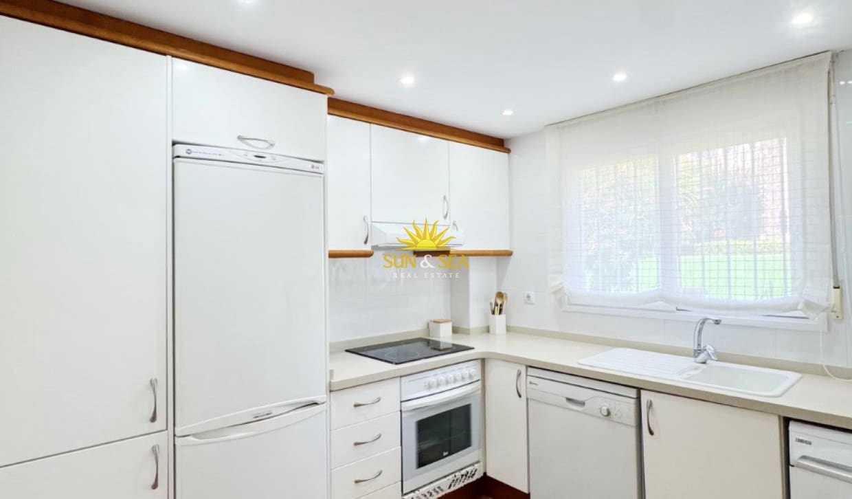 3 sypialnia Apartament na kwatery wakacyjne w Javea / Xabia z basenem garażem - 1 700 € (Ref: 10120903)