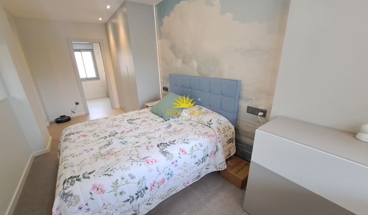3 soverom Leilighet til salgs i Alicante by med svømmebasseng garasje - € 1 600 (Ref: 10120905)