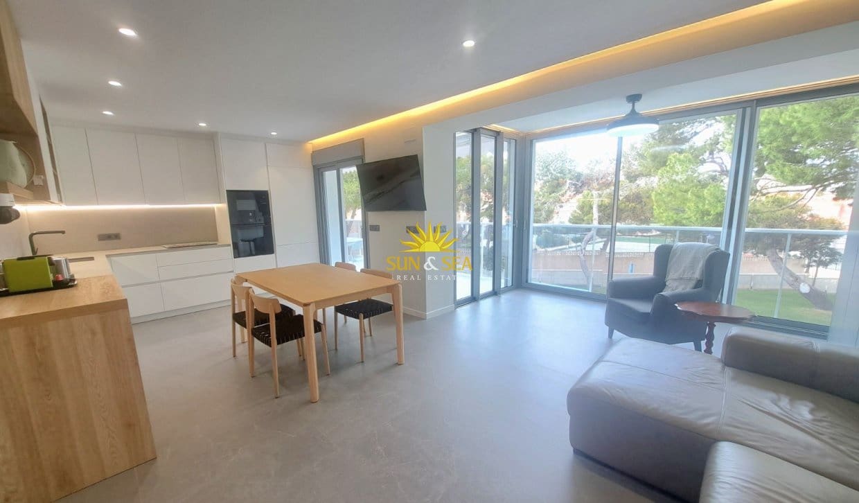 3 soverom Leilighet til salgs i Alicante by med svømmebasseng garasje - € 1 600 (Ref: 10120905)