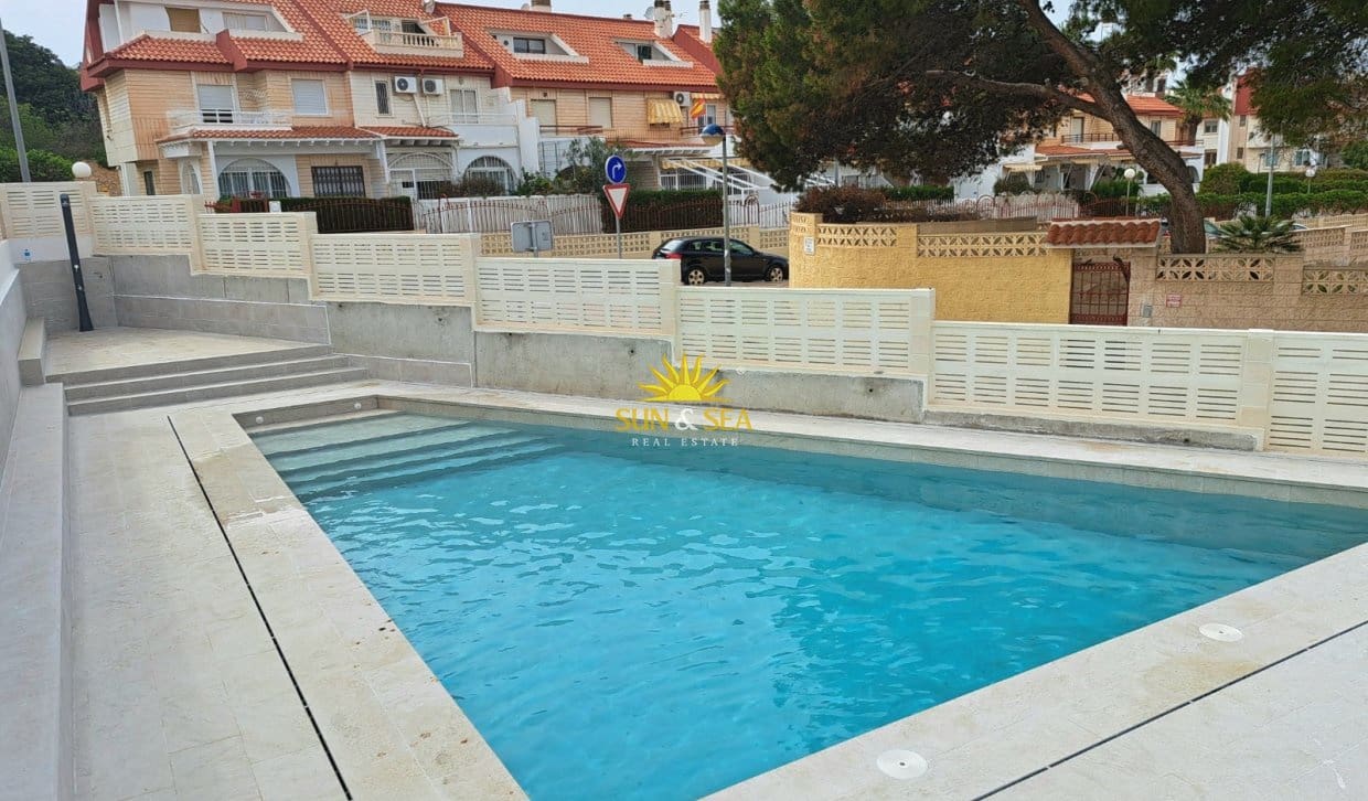 3 soverom Leilighet til salgs i Alicante by med svømmebasseng garasje - € 1 600 (Ref: 10120905)