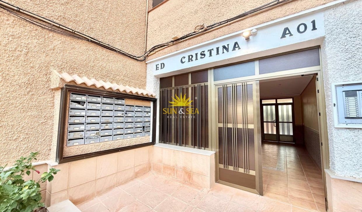 1 quarto Apartamento para arrendar em Guardamar del Segura - 650 € (Ref: 10121067)