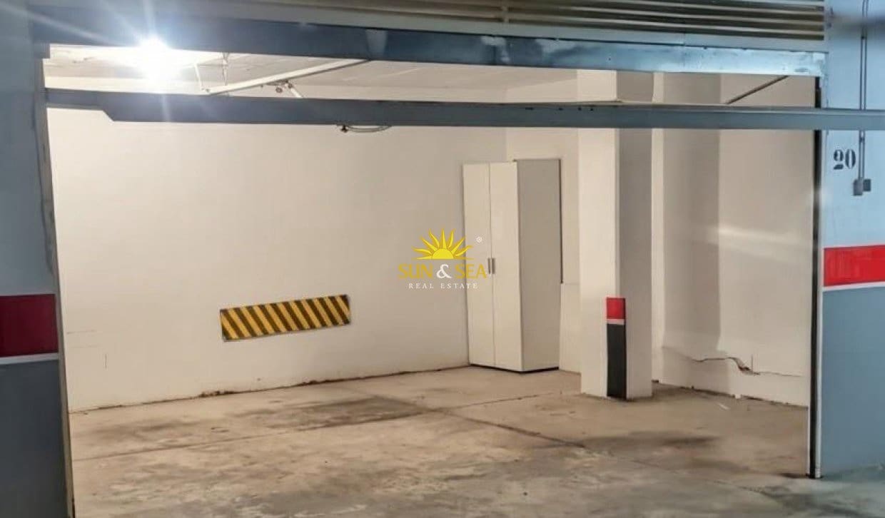 2 soverom Leilighet til salgs i El Campello med garasje - € 1 600 (Ref: 10124663)
