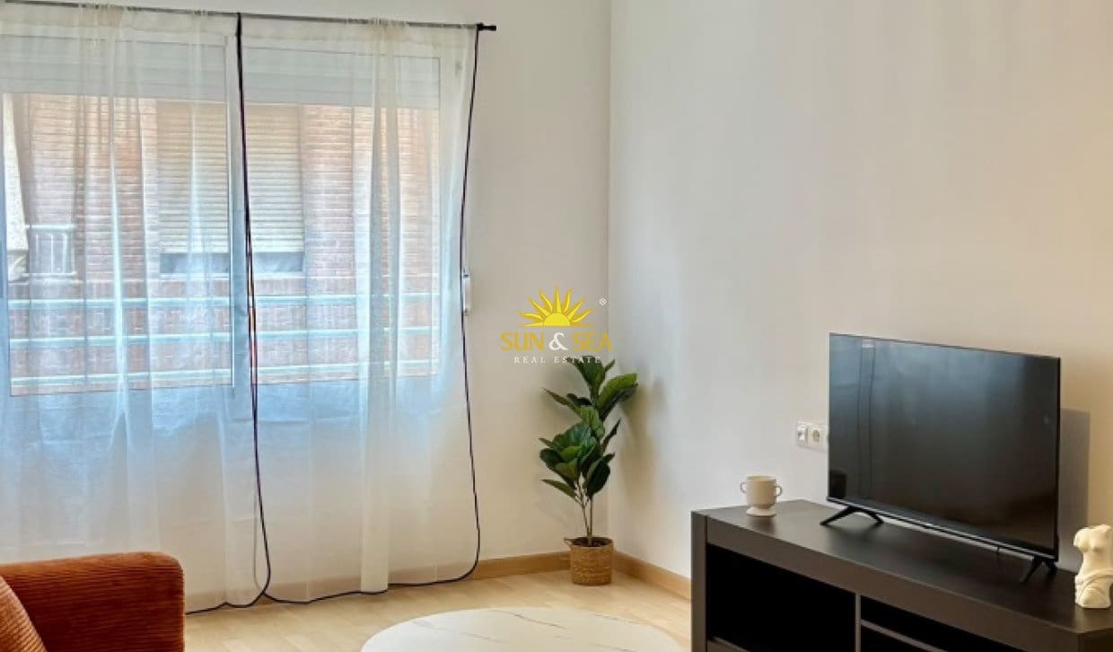 3 camera da letto Appartamento da affittare in Alicante citta - 1.100 € (Rif: 10125020)