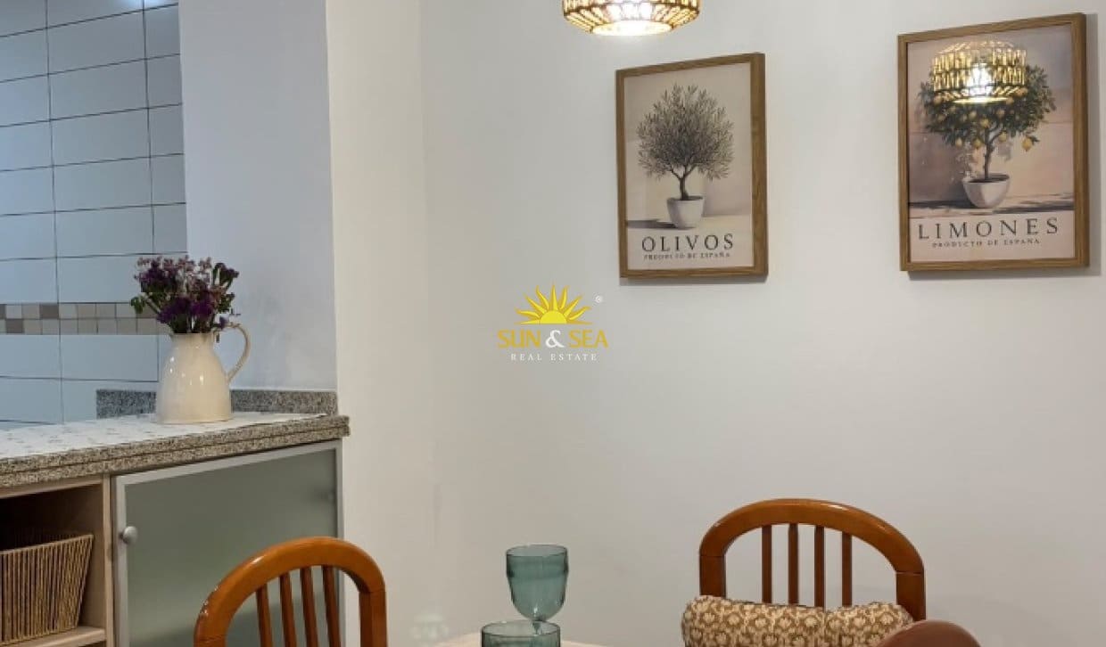 3 camera da letto Appartamento da affittare in Alicante citta - 1.100 € (Rif: 10125020)