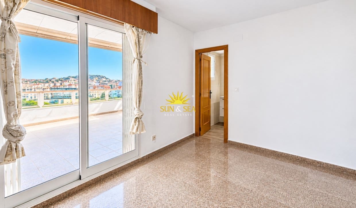 Appartement de 3 chambres à louer à Alicante ville - 1 600 € (Ref: 10125149)