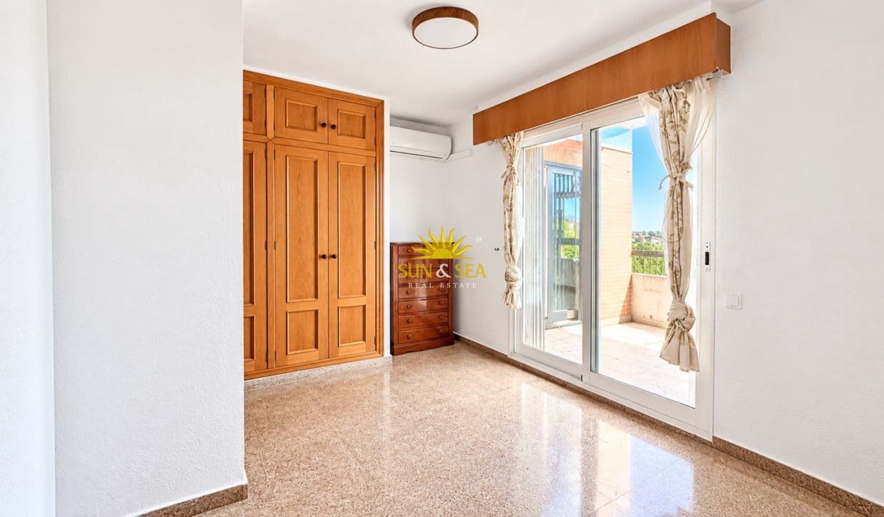 Appartement de 3 chambres à louer à Alicante ville - 1 600 € (Ref: 10125149)