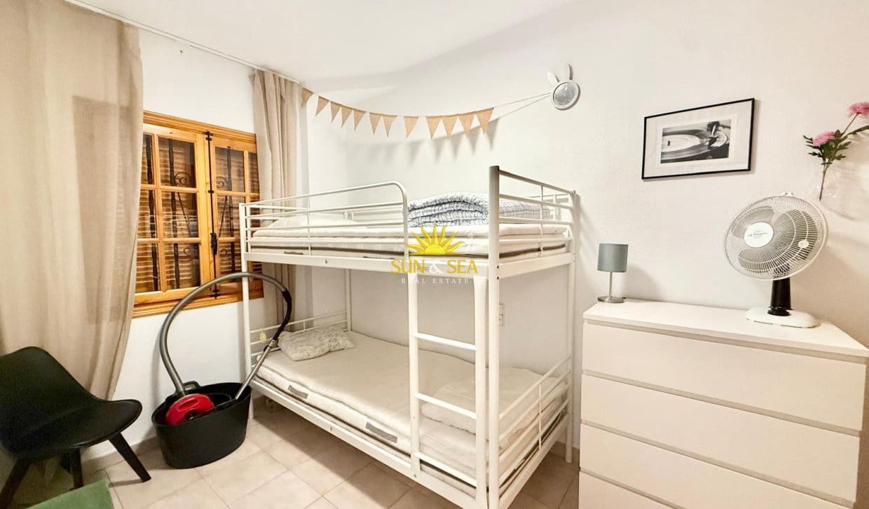 2 slaapkamer Appartement voor vakantieverhuur in Torrevieja - € 700 (Ref: 10125150)