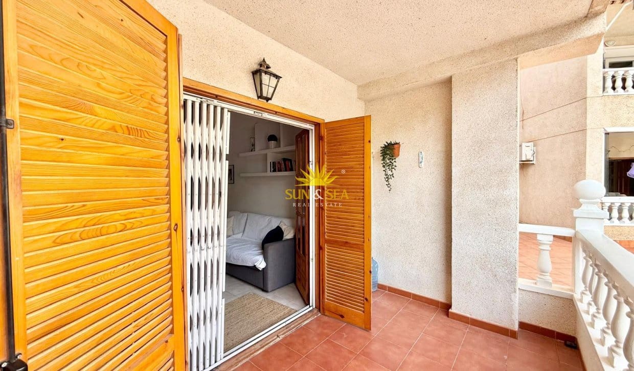 2 slaapkamer Appartement voor vakantieverhuur in Torrevieja - € 700 (Ref: 10125150)