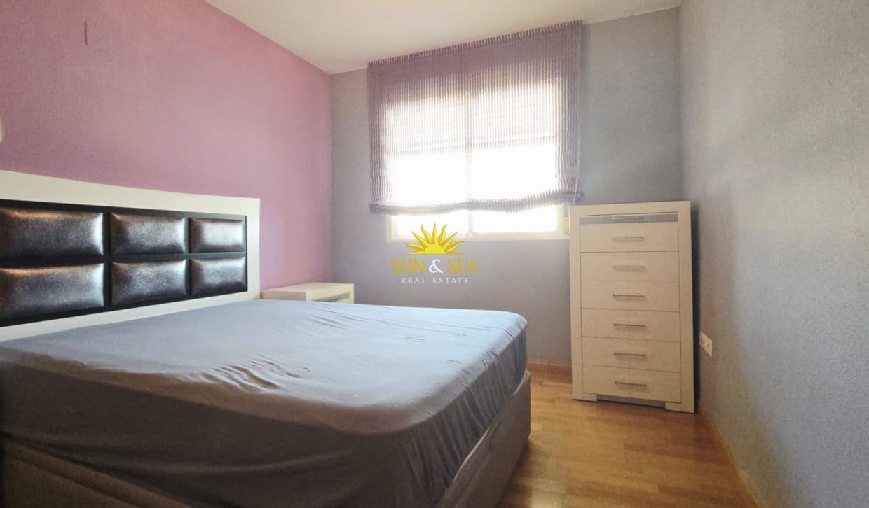 Penthouse de 3 chambres à louer à Alicante ville avec piscine garage - 1 800 € (Ref: 10127314)
