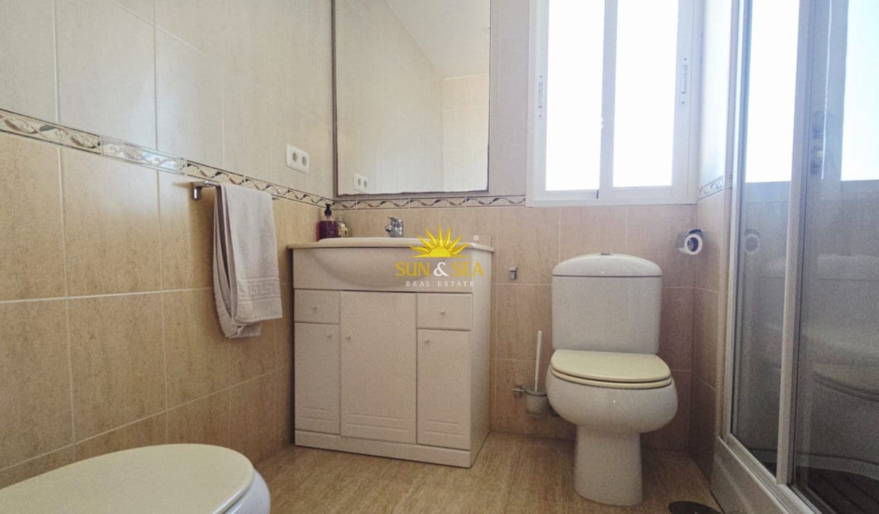 Penthouse de 3 chambres à louer à Alicante ville avec piscine garage - 1 800 € (Ref: 10127314)