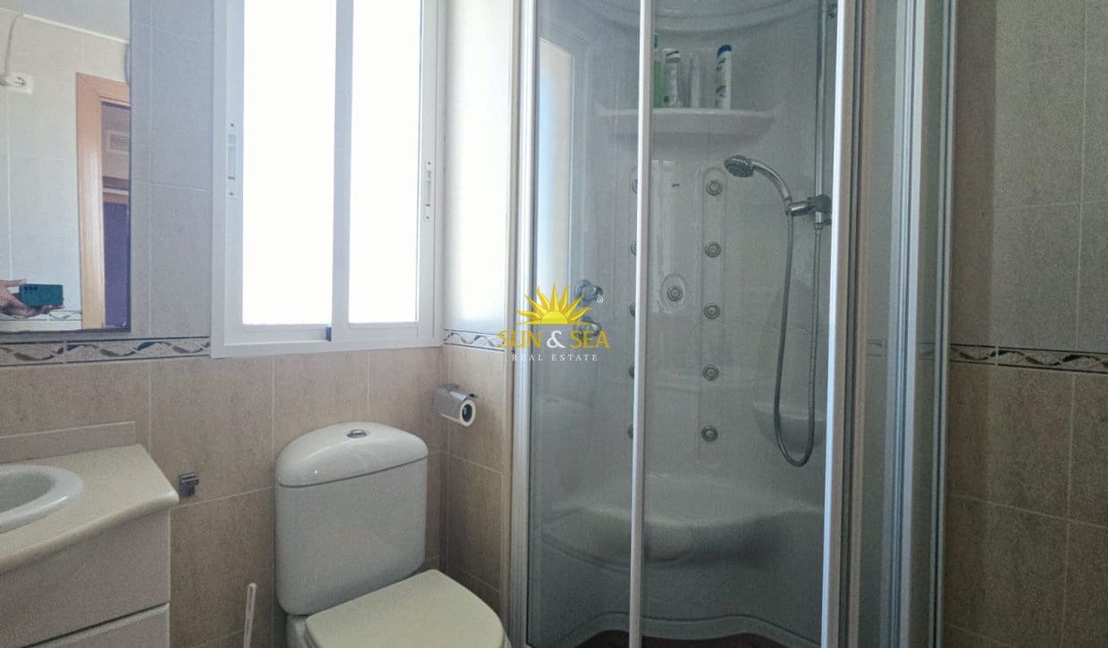 Penthouse de 3 chambres à louer à Alicante ville avec piscine garage - 1 800 € (Ref: 10127314)